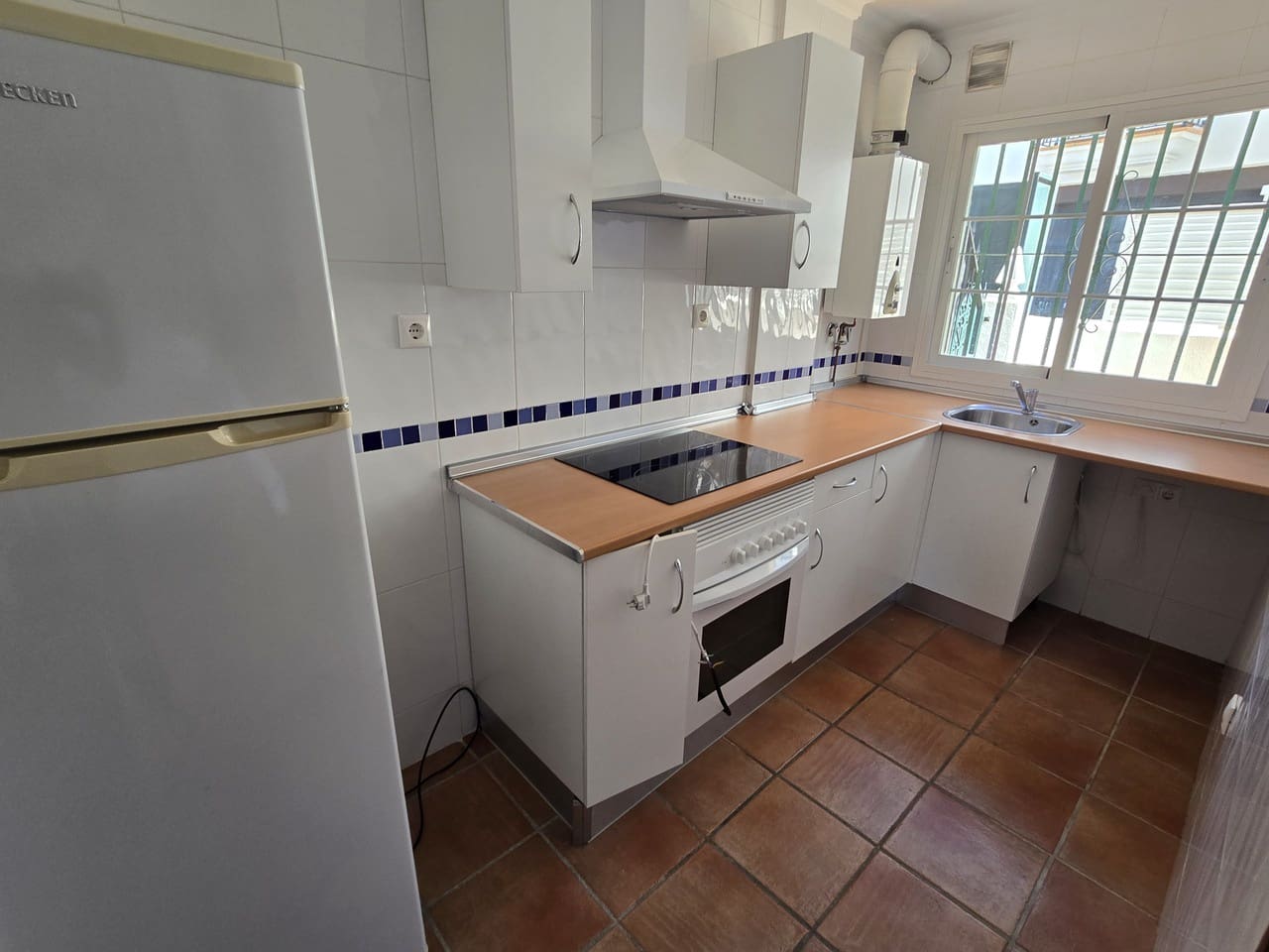 3 soveværelse Byhus til salg i Alcaucin med swimmingpool garage - € 195.000 (Ref: 9348586)