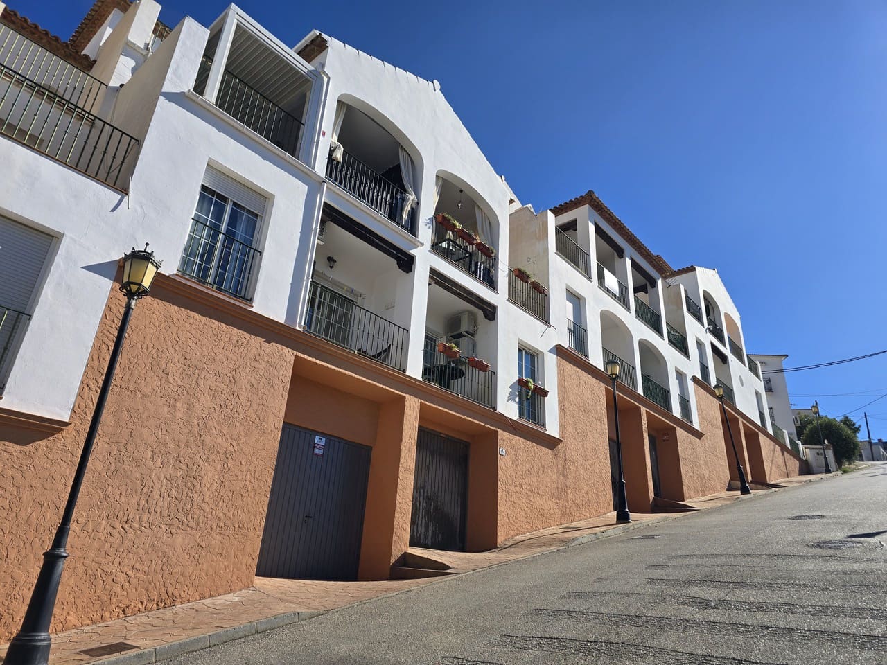 3 soveværelse Byhus til salg i Alcaucin med swimmingpool garage - € 195.000 (Ref: 9348586)