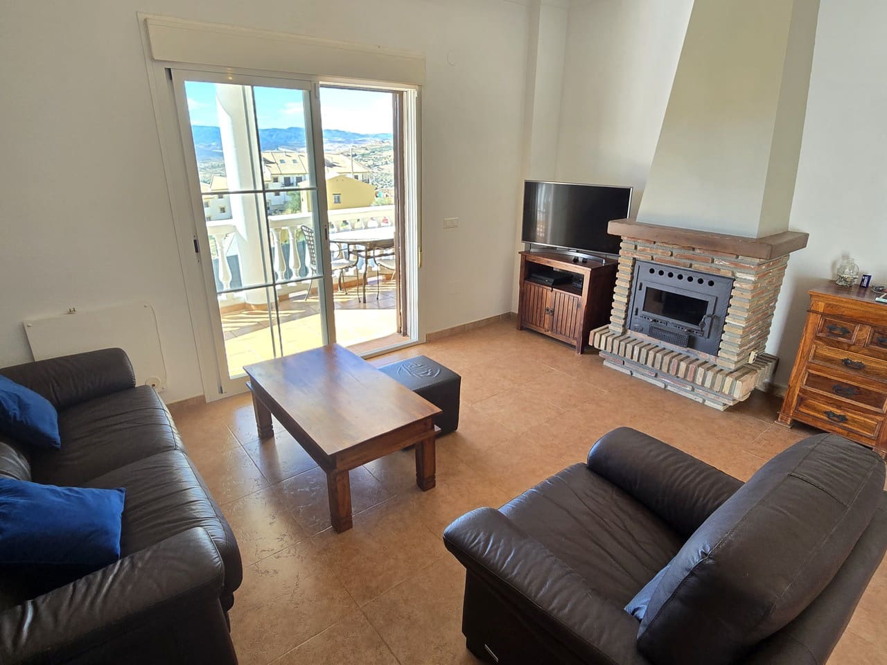 3 sypialnia Willa na sprzedaż w Alcaucin z basenem garażem - 299 000 € (Ref: 9357430)