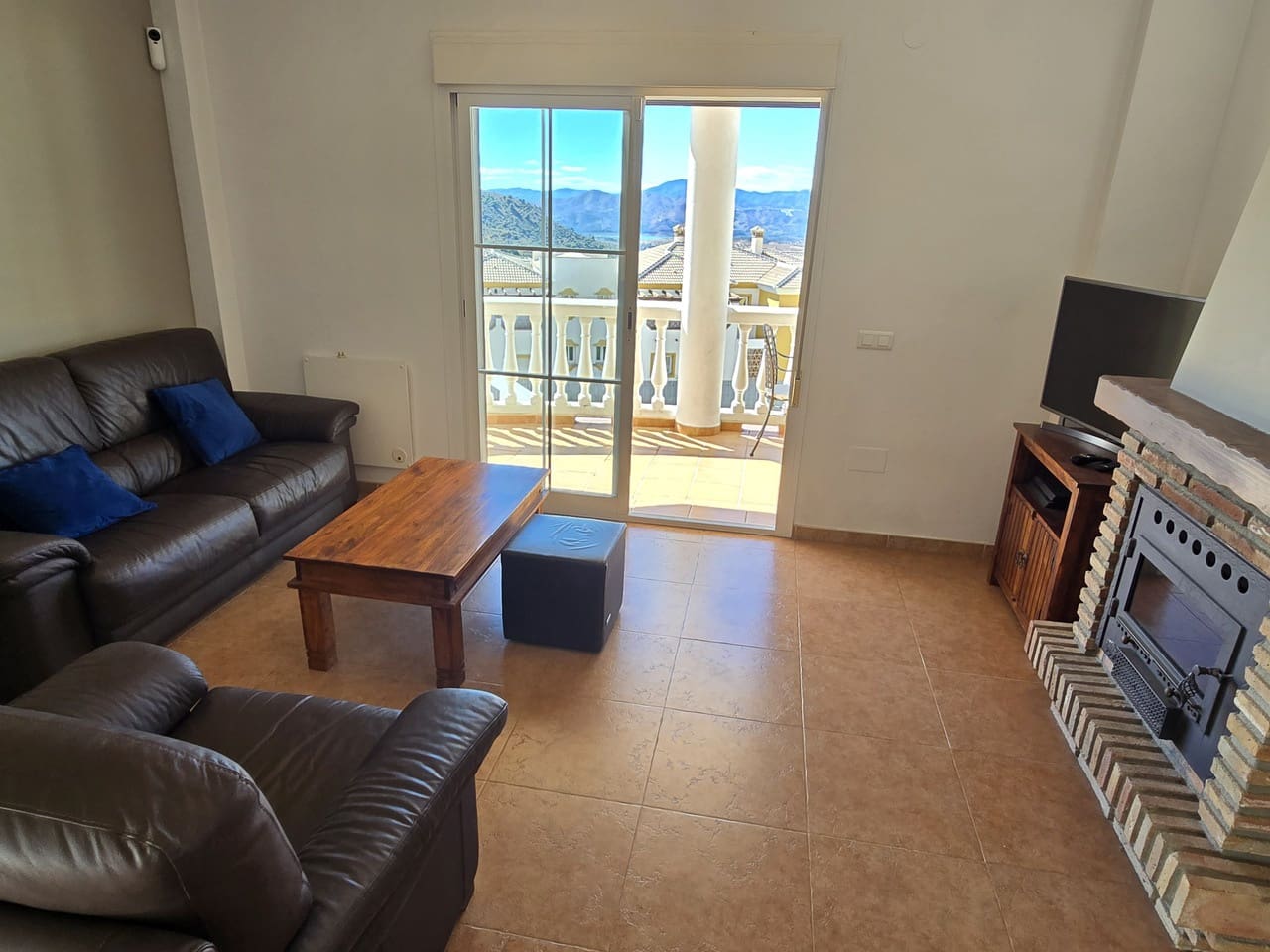 3 sypialnia Willa na sprzedaż w Alcaucin z basenem garażem - 299 000 € (Ref: 9357430)