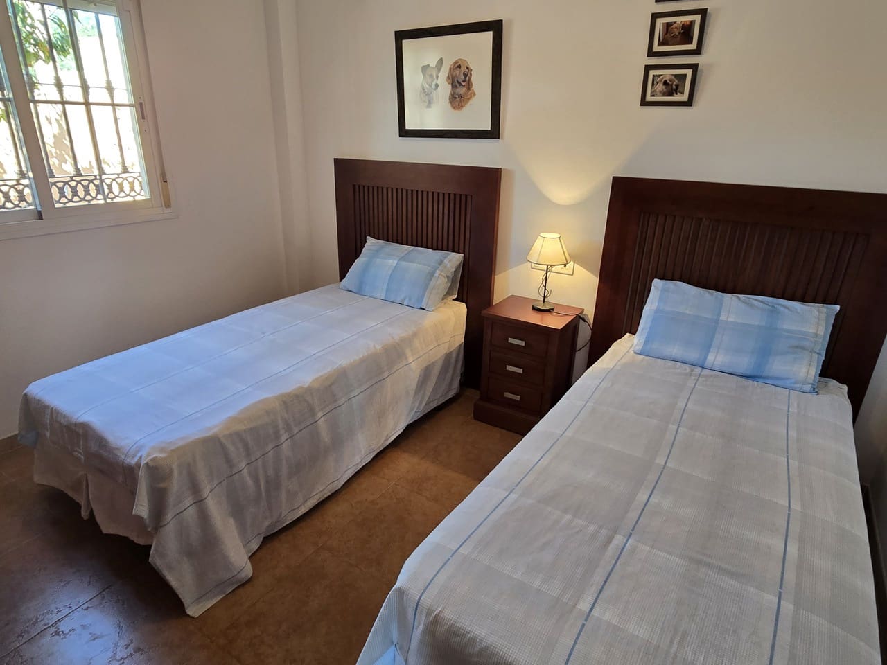 3 sypialnia Willa na sprzedaż w Alcaucin z basenem garażem - 299 000 € (Ref: 9357430)