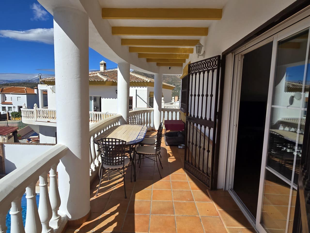 3 sypialnia Willa na sprzedaż w Alcaucin z basenem garażem - 299 000 € (Ref: 9357430)