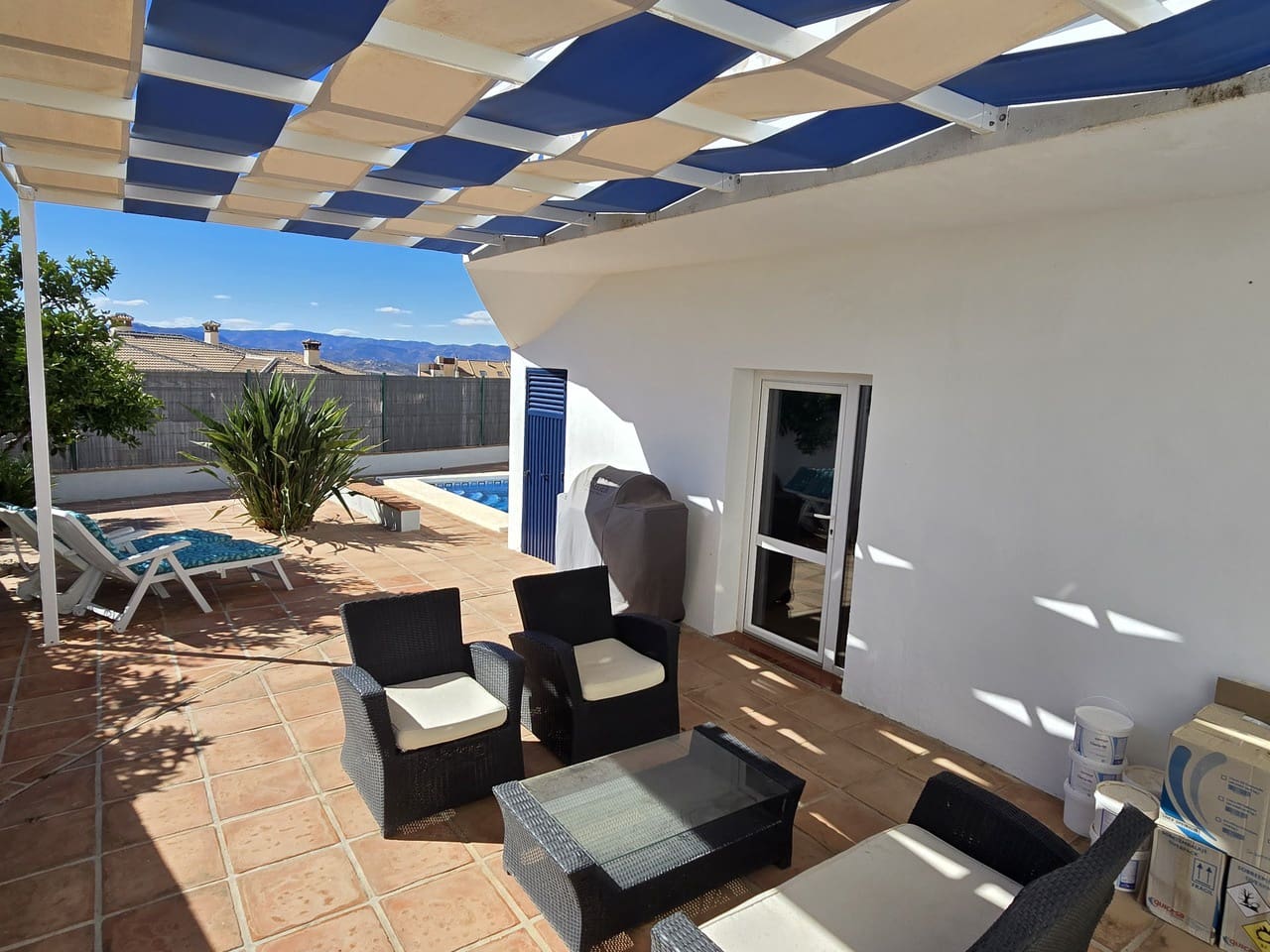 3 sypialnia Willa na sprzedaż w Alcaucin z basenem garażem - 299 000 € (Ref: 9357430)