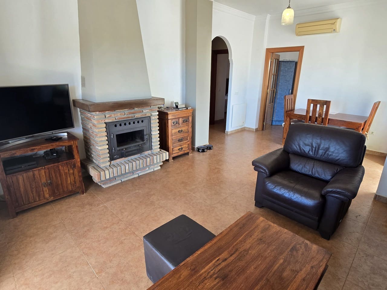 3 sypialnia Willa na sprzedaż w Alcaucin z basenem garażem - 299 000 € (Ref: 9357430)