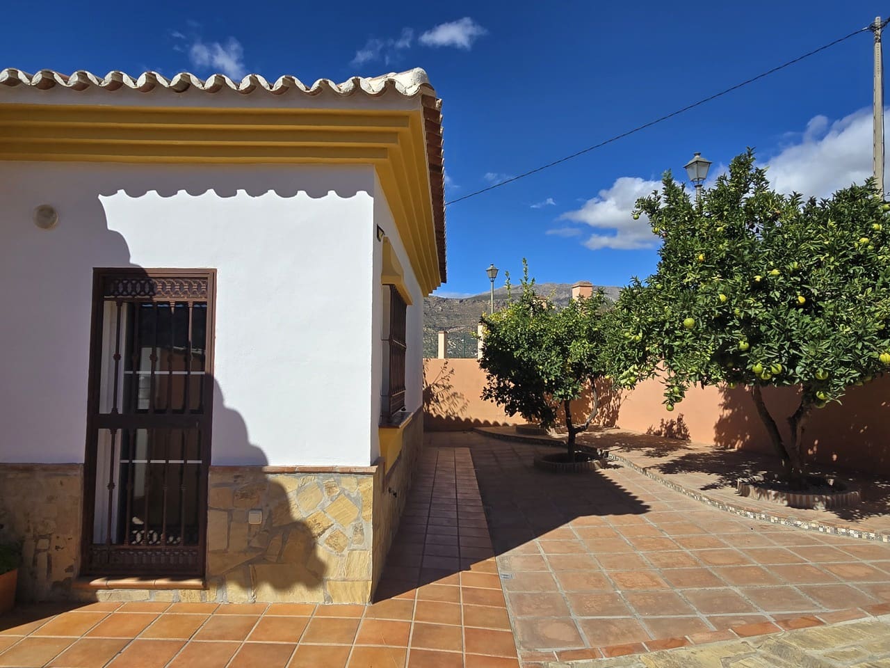 3 sypialnia Willa na sprzedaż w Alcaucin z basenem garażem - 299 000 € (Ref: 9357430)