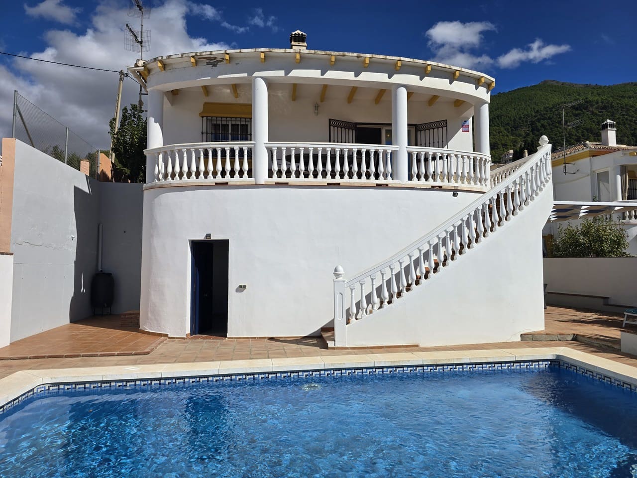 3 sypialnia Willa na sprzedaż w Alcaucin z basenem garażem - 299 000 € (Ref: 9357430)