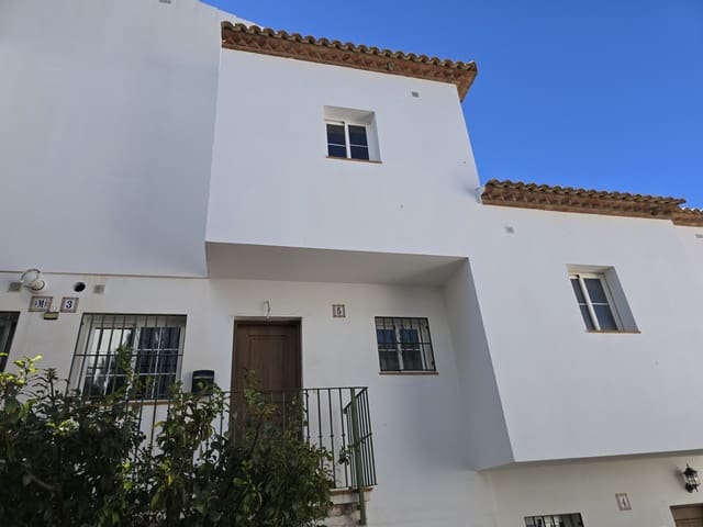 3 soveværelse Byhus til salg i Alcaucín med swimmingpool garage - € 185.000 (Ref: 9363030)