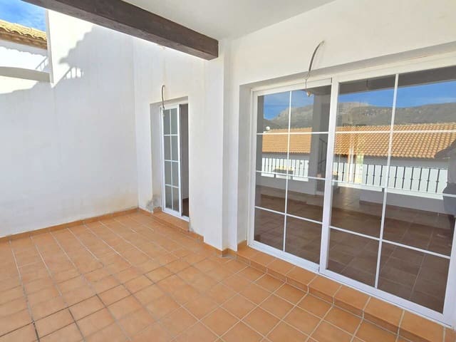 3 soverom Hus til salgs i Alcaucín med svømmebasseng garasje - € 157 000 (Ref: 9374058)