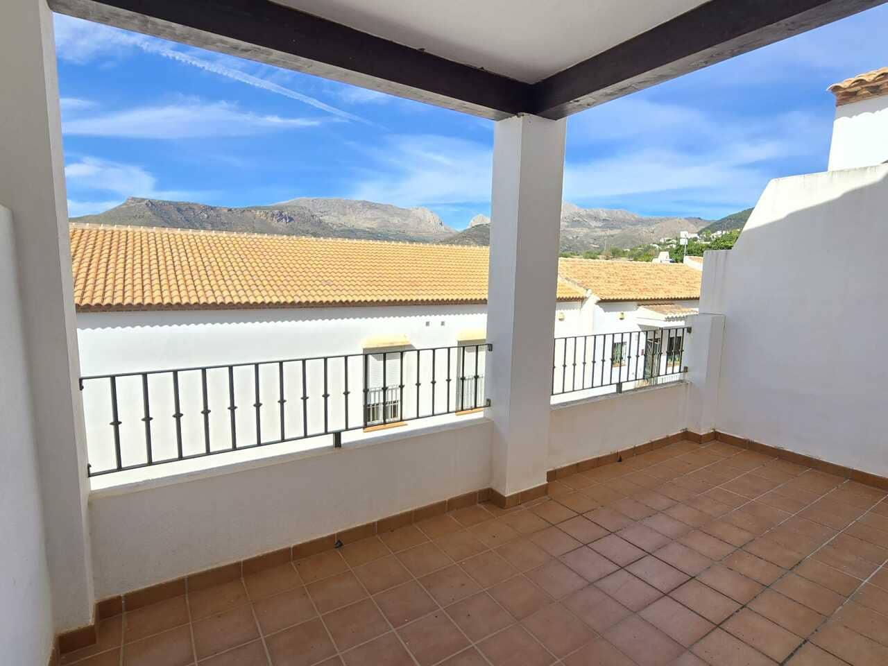 3 soveværelse Byhus til salg i Alcaucin med swimmingpool garage - € 157.000 (Ref: 9374058)