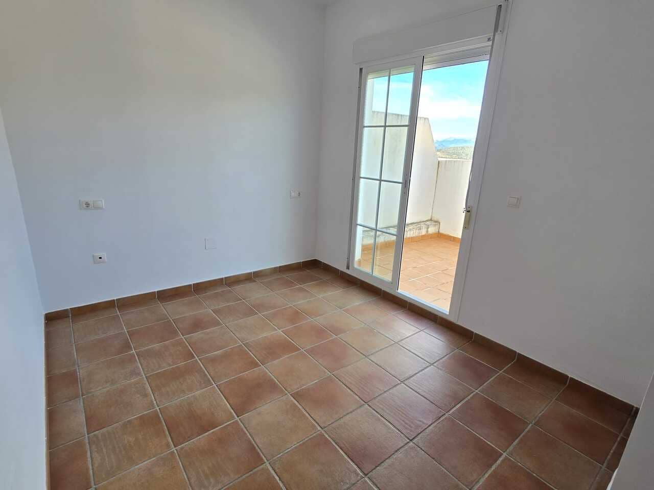 3 soveværelse Byhus til salg i Alcaucin med swimmingpool garage - € 157.000 (Ref: 9374058)