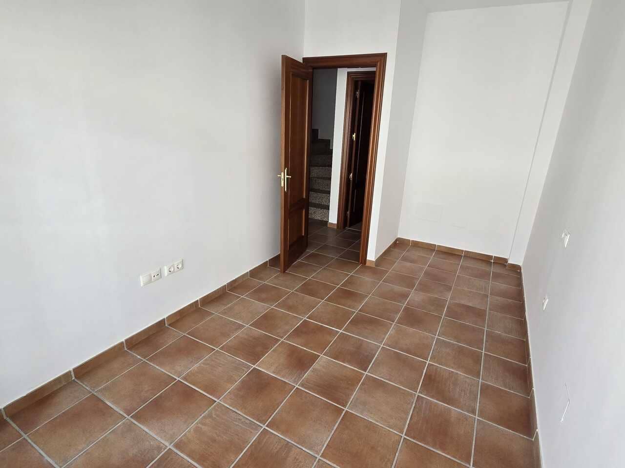 3 soveværelse Byhus til salg i Alcaucin med swimmingpool garage - € 157.000 (Ref: 9374058)