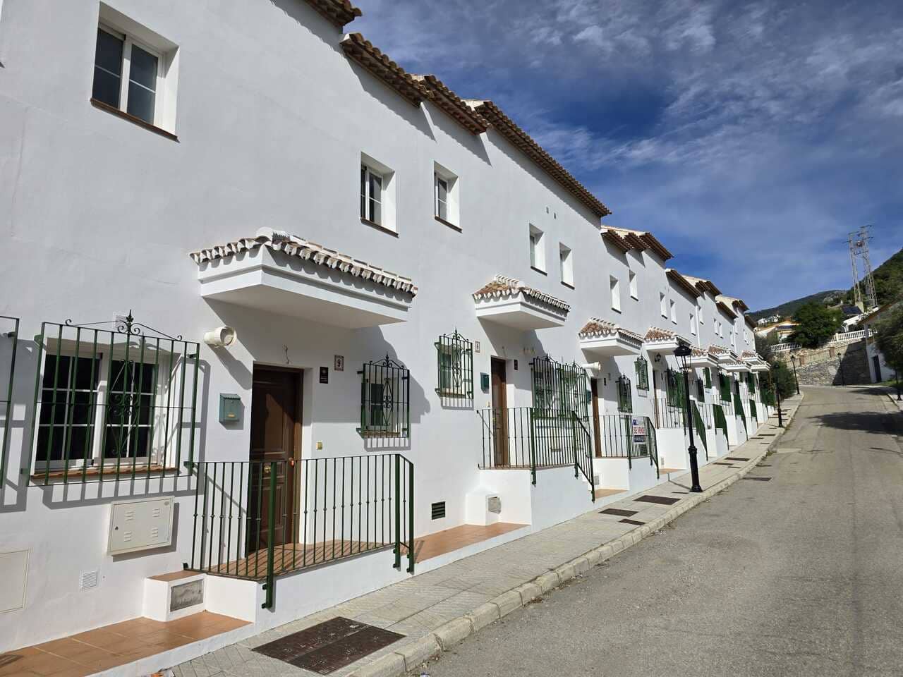 3 soveværelse Byhus til salg i Alcaucin med swimmingpool garage - € 157.000 (Ref: 9374058)