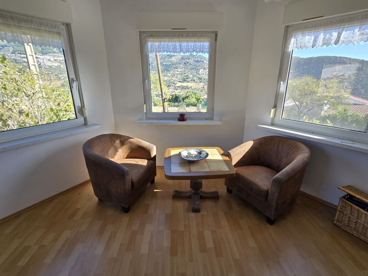 3 sypialnia Willa na sprzedaż w Alcaucin z basenem garażem - 397 500 € (Ref: 9386005)