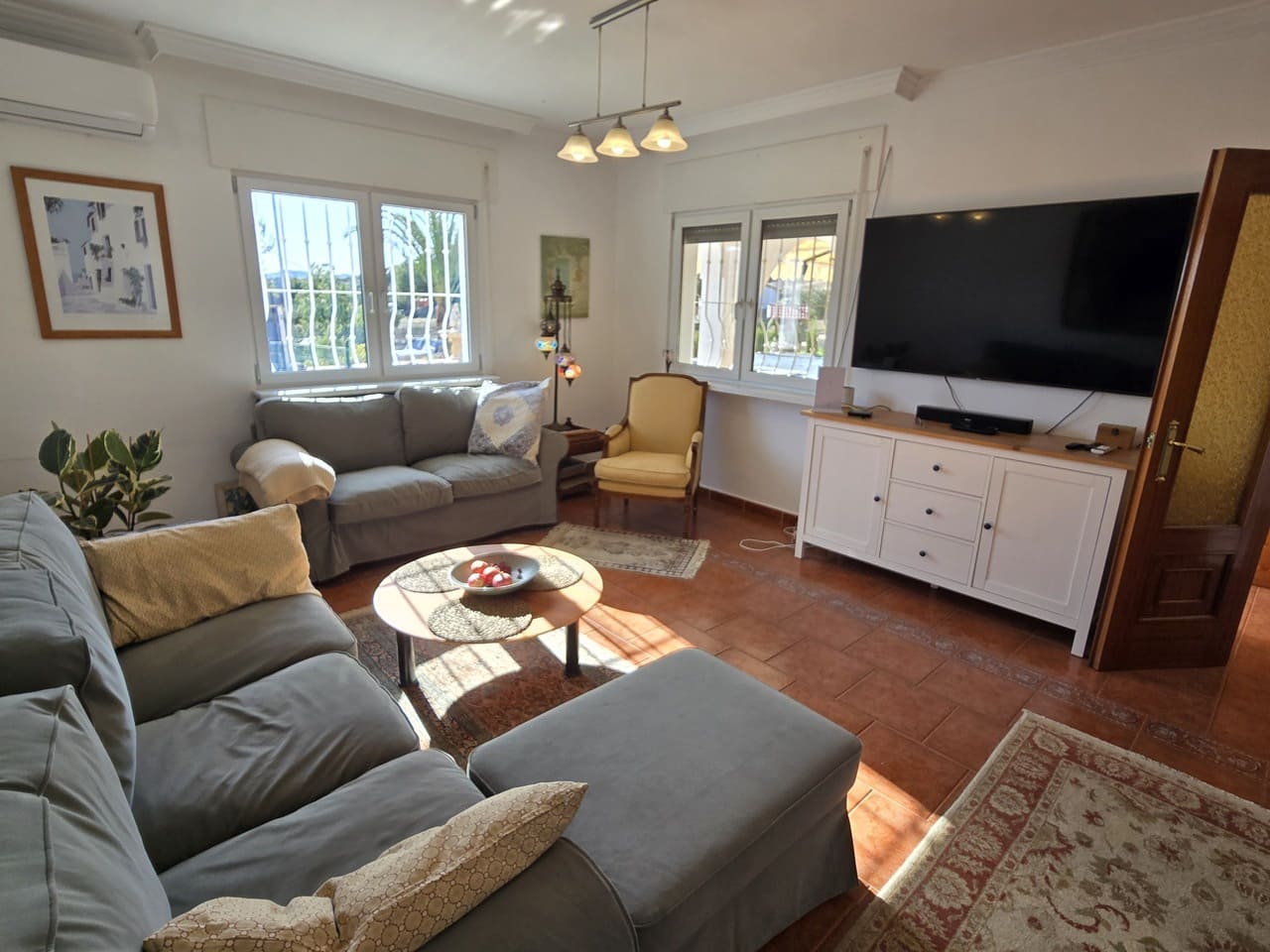 3 sypialnia Willa na sprzedaż w Alcaucin z basenem garażem - 397 500 € (Ref: 9386005)