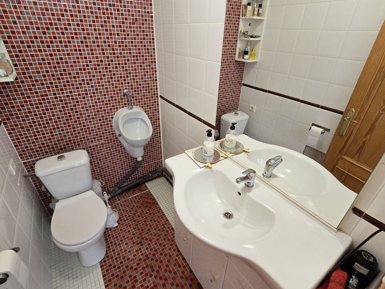 3 sypialnia Willa na sprzedaż w Alcaucin z basenem garażem - 397 500 € (Ref: 9386005)