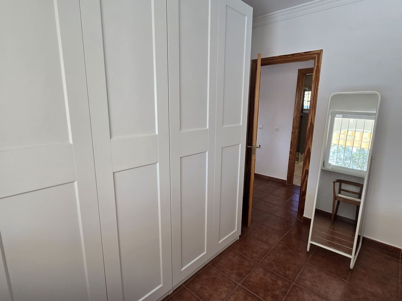 3 sypialnia Willa na sprzedaż w Alcaucin z basenem garażem - 397 500 € (Ref: 9386005)