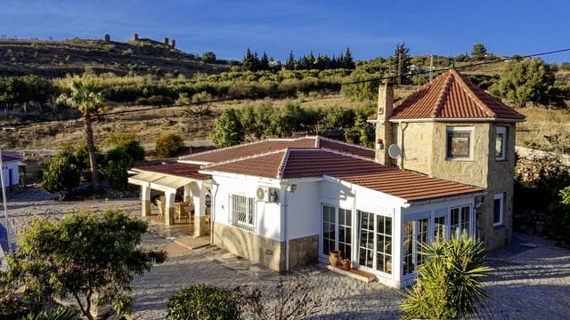 3 sypialnia Willa na sprzedaż w Alcaucín z basenem garażem - 397 500 € (Ref: 9386005)