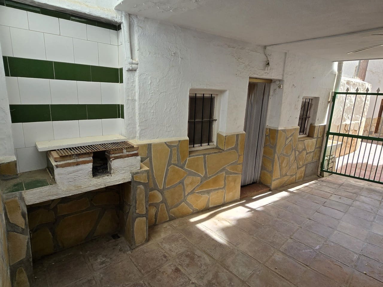 2 makuuhuone Omakotitalo myytävänä paikassa Vinuela - 65 000 € (Ref: 9386368)