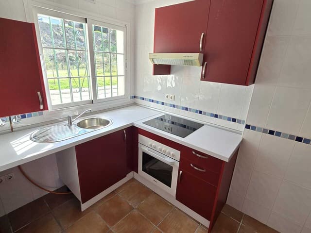 3 soveværelse Byhus til salg i Alcaucín med swimmingpool garage - € 160.000 (Ref: 9394280)