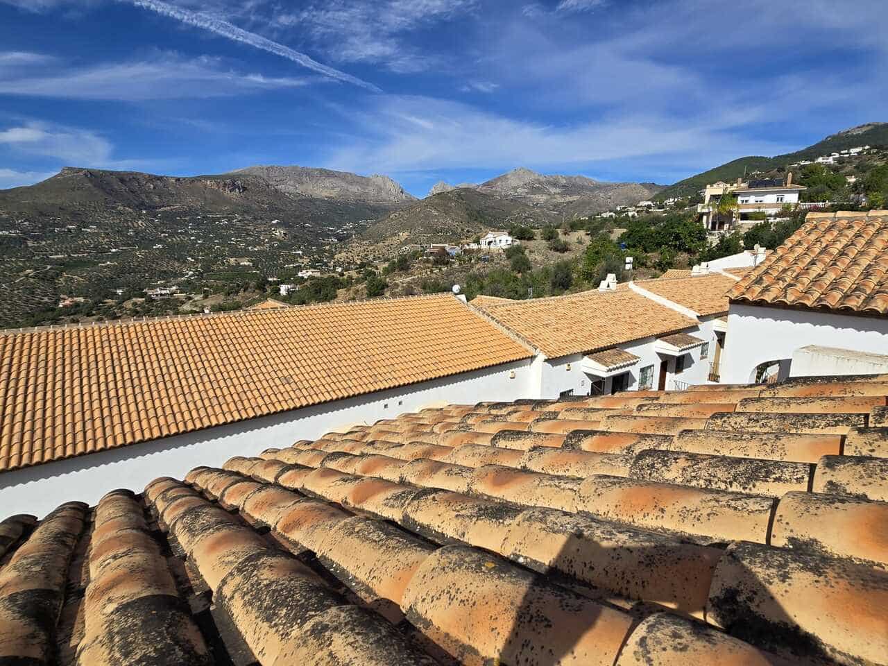 3 soveværelse Byhus til salg i Alcaucin med swimmingpool garage - € 160.000 (Ref: 9394280)