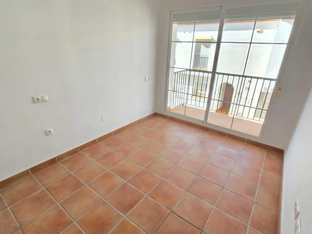 Casa de 3 habitaciones en Alcaucín en venta con piscina garaje - 180.000 € (Ref: 9394281)
