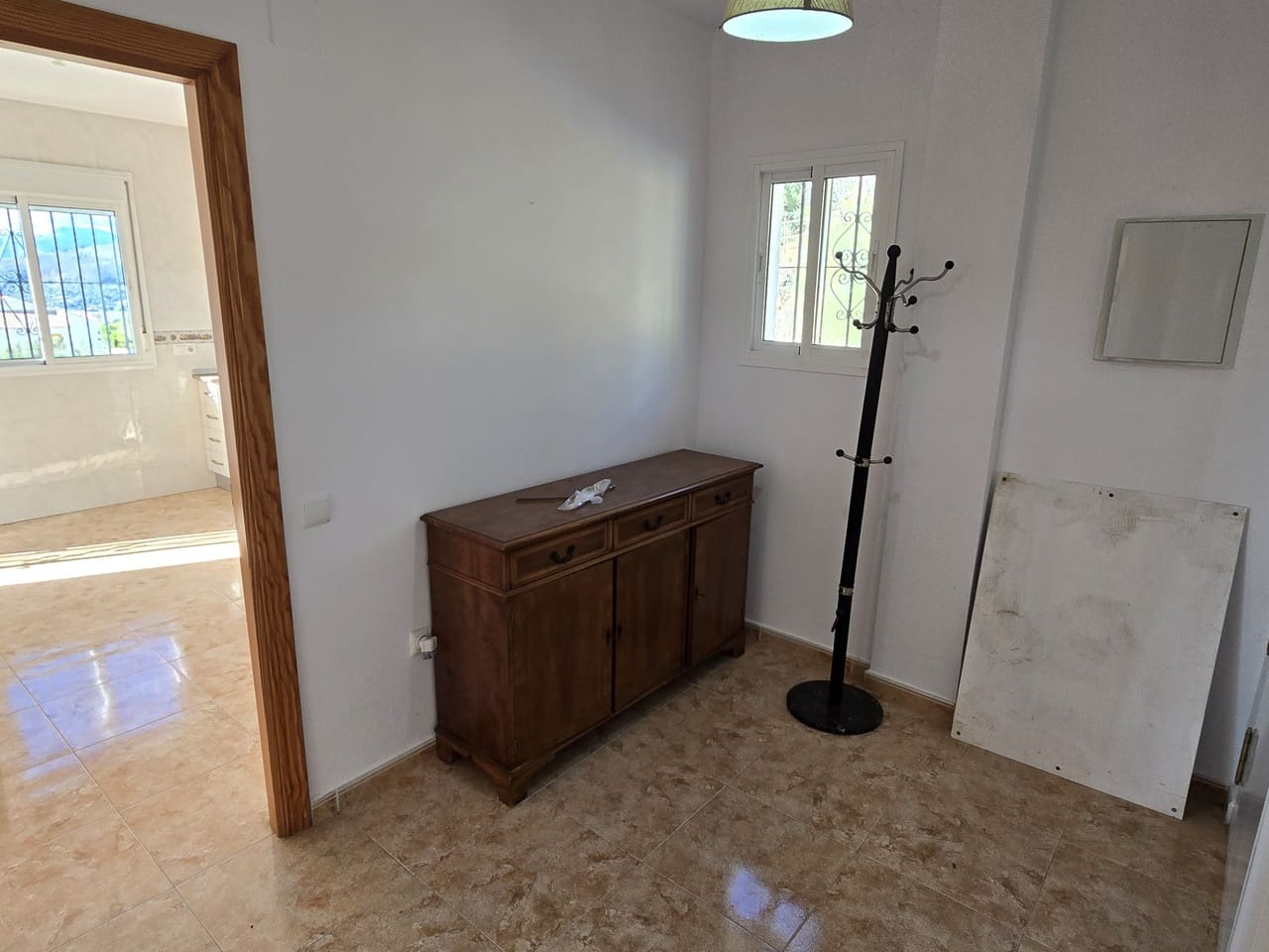 3 bedroom Villa for sale in Alcaucin with pool - € 285,000 (Ref: 9399831)