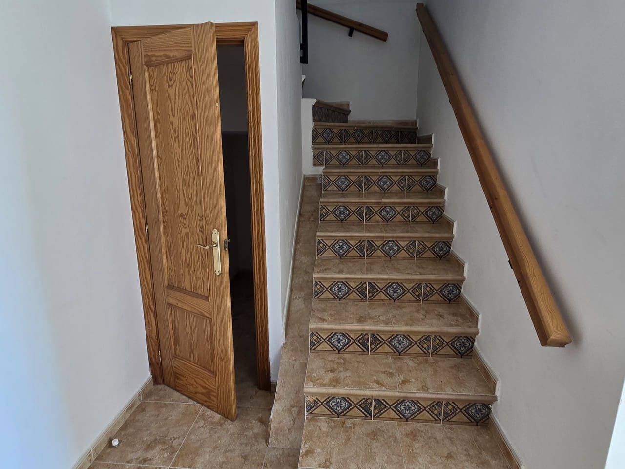 3 bedroom Villa for sale in Alcaucin with pool - € 285,000 (Ref: 9399831)