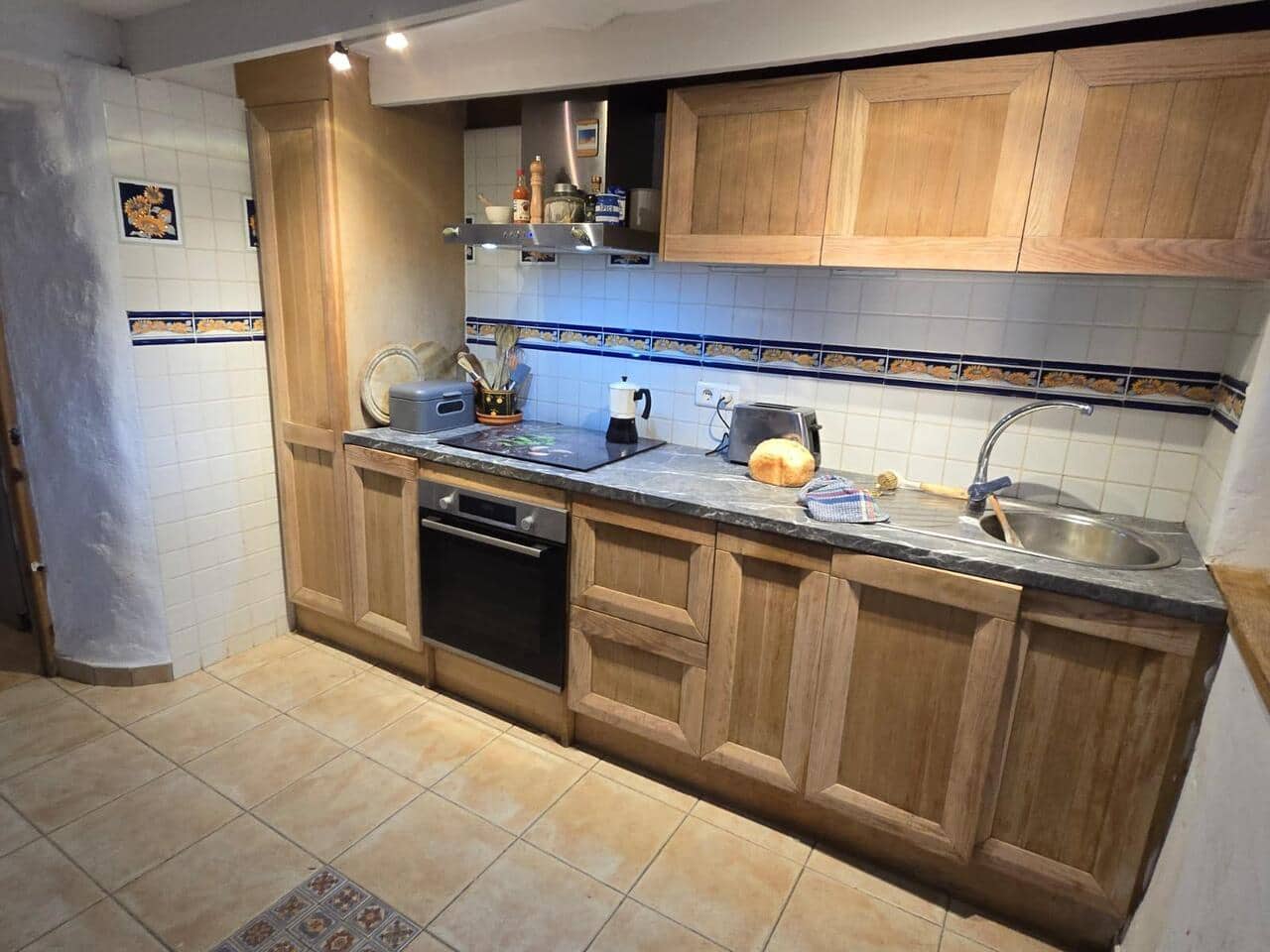 2 soveværelse Byhus til salg i Vinuela med garage - € 179.000 (Ref: 9402598)