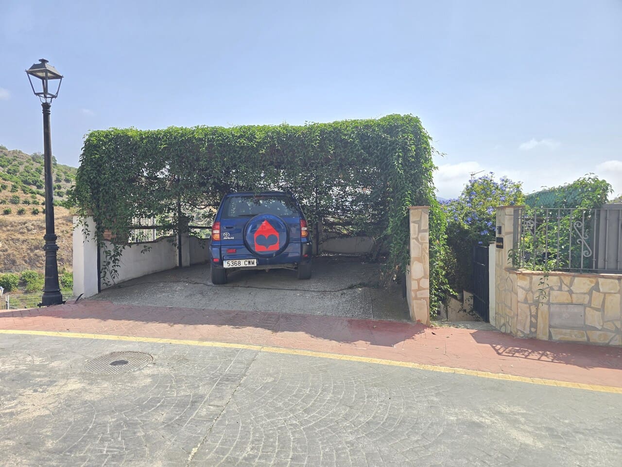 2 bedroom Townhouse for sale in Vinuela with garage - € 179,950 (Ref: 9402598)