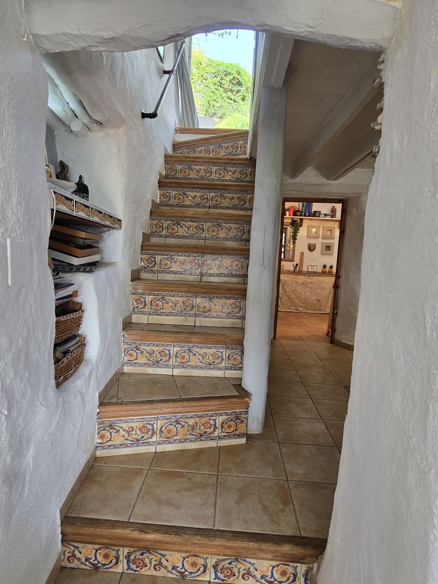 2 bedroom Townhouse for sale in Vinuela with garage - € 179,950 (Ref: 9402598)