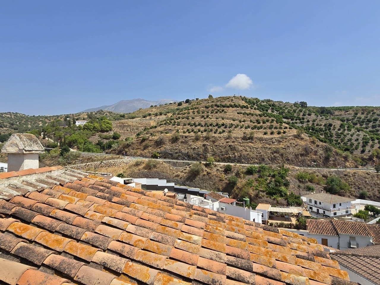 2 bedroom Townhouse for sale in Vinuela with garage - € 179,950 (Ref: 9402598)