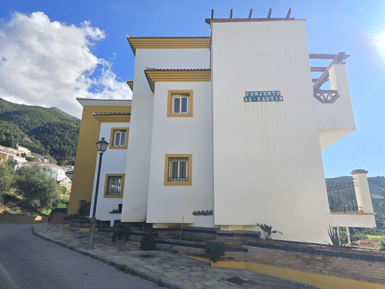 2 Zimmer Apartment zu verkaufen in Alcaucin mit Garage - 125.000 € (Ref: 9462933)