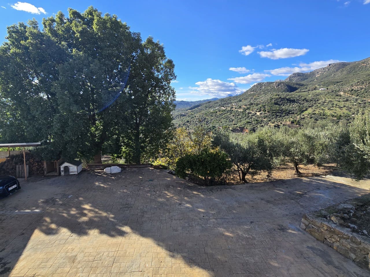 6 sovrum Villa till salu i Periana med pool garage - 649 000 € (Ref: 9466191)