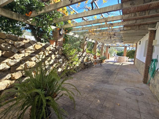 6 sovrum Villa till salu i Periana med pool garage - 649 000 € (Ref: 9466191)