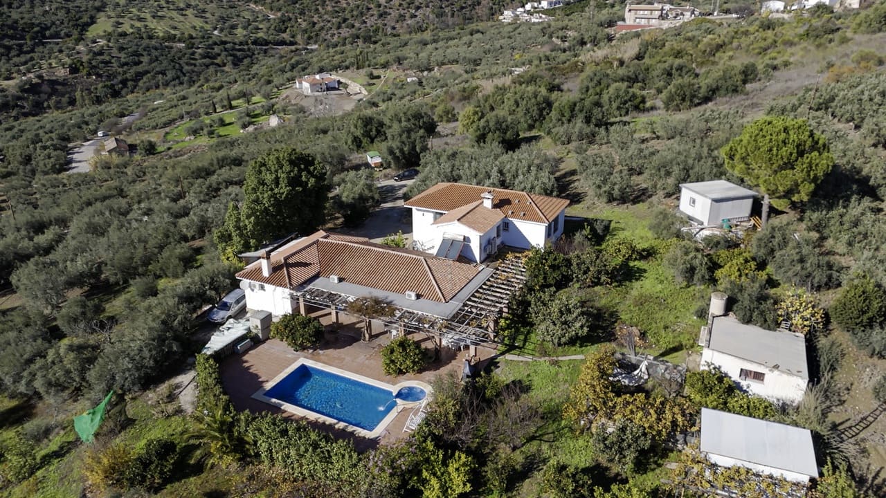 6 sypialnia Willa na sprzedaż w Periana z basenem garażem - 649 000 € (Ref: 9466191)