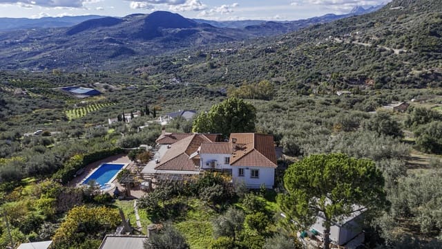 6 quarto Moradia para venda em Periana com piscina garagem - 649 000 € (Ref: 9466191)