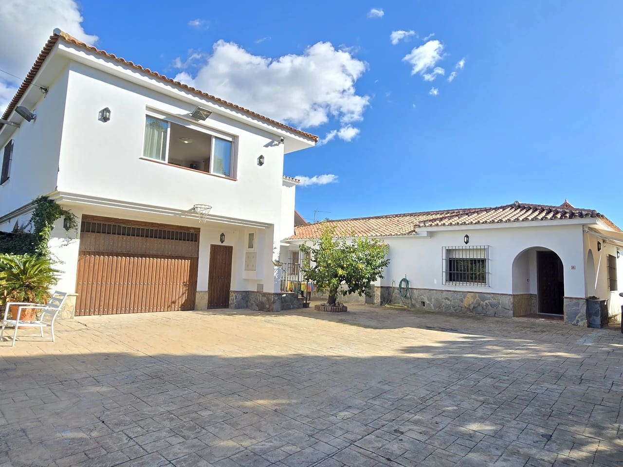 6 bedroom Villa for sale in Periana with pool garage - € 575,000 (Ref: 9466191)