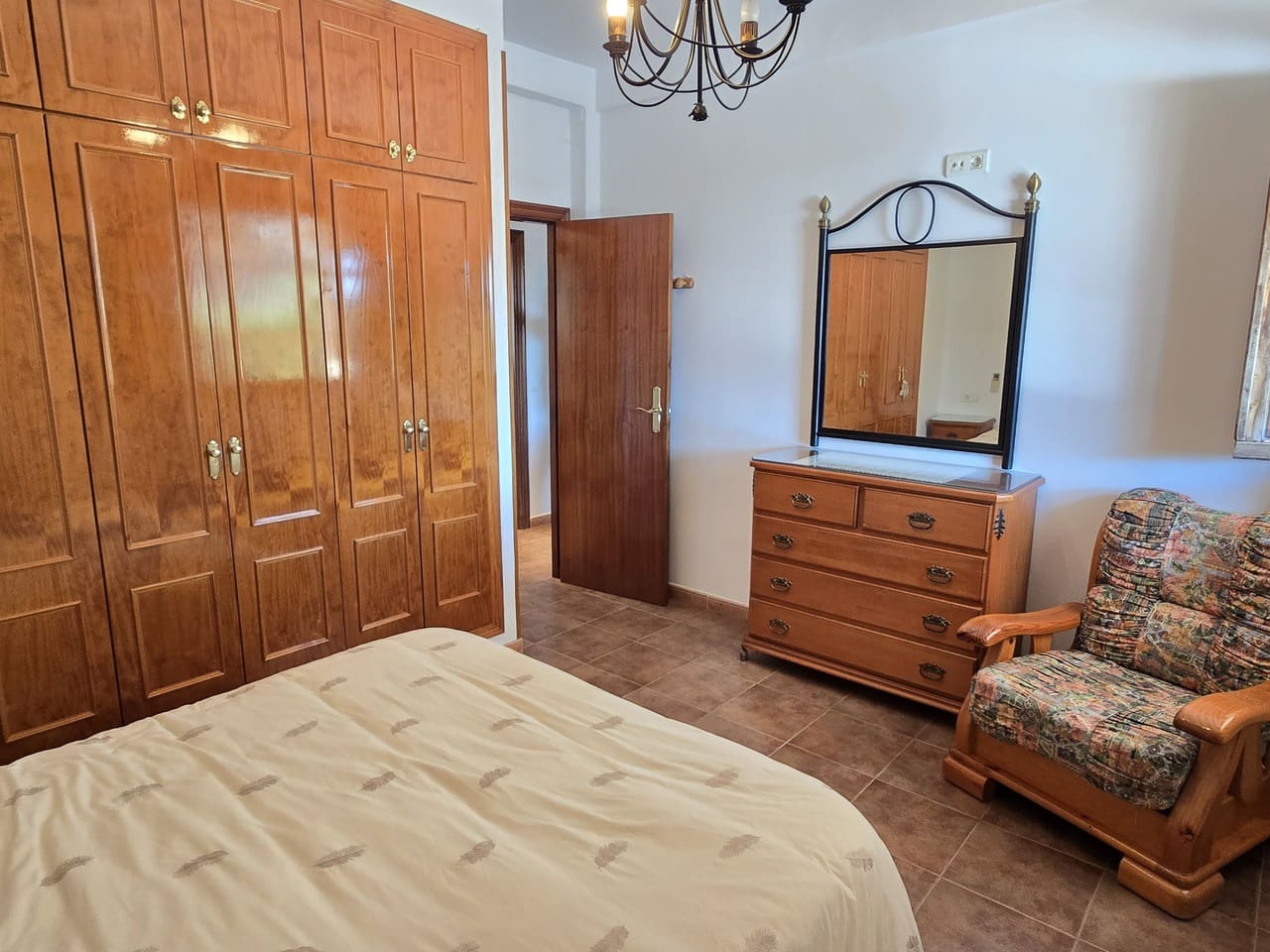 6 bedroom Villa for sale in Periana with pool garage - € 575,000 (Ref: 9466191)
