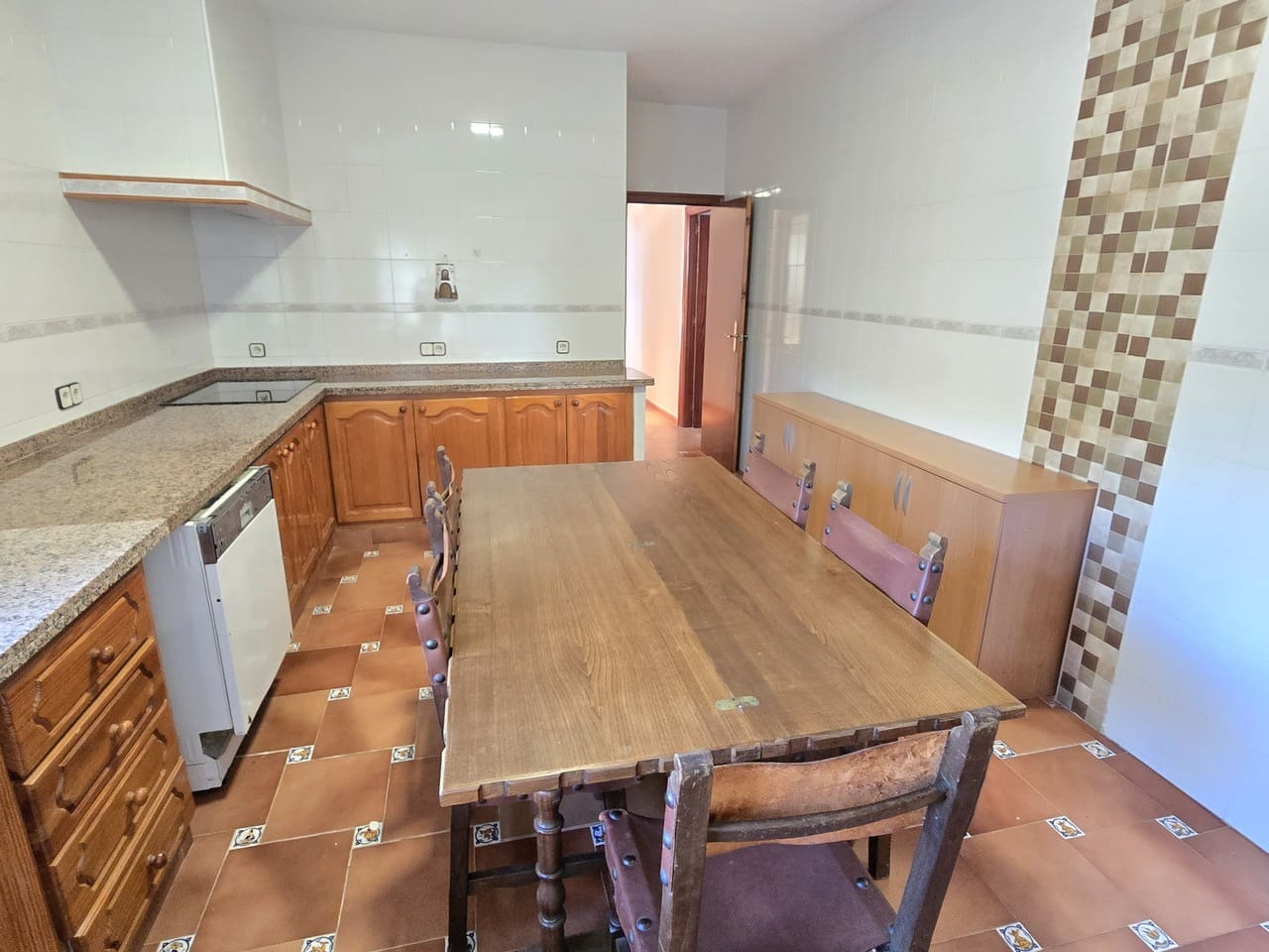 6 bedroom Villa for sale in Periana with pool garage - € 575,000 (Ref: 9466191)