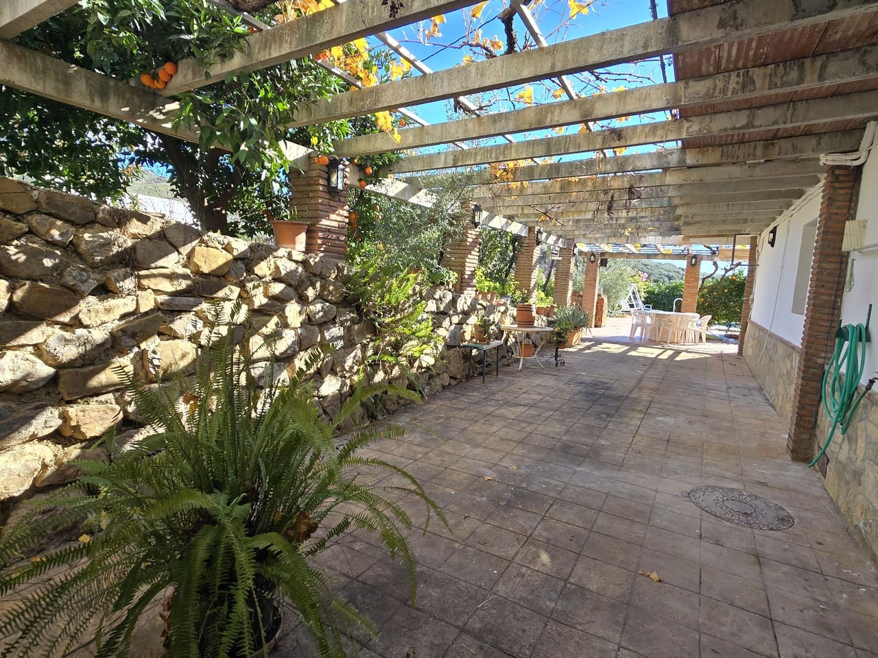 6 bedroom Villa for sale in Periana with pool garage - € 575,000 (Ref: 9466191)