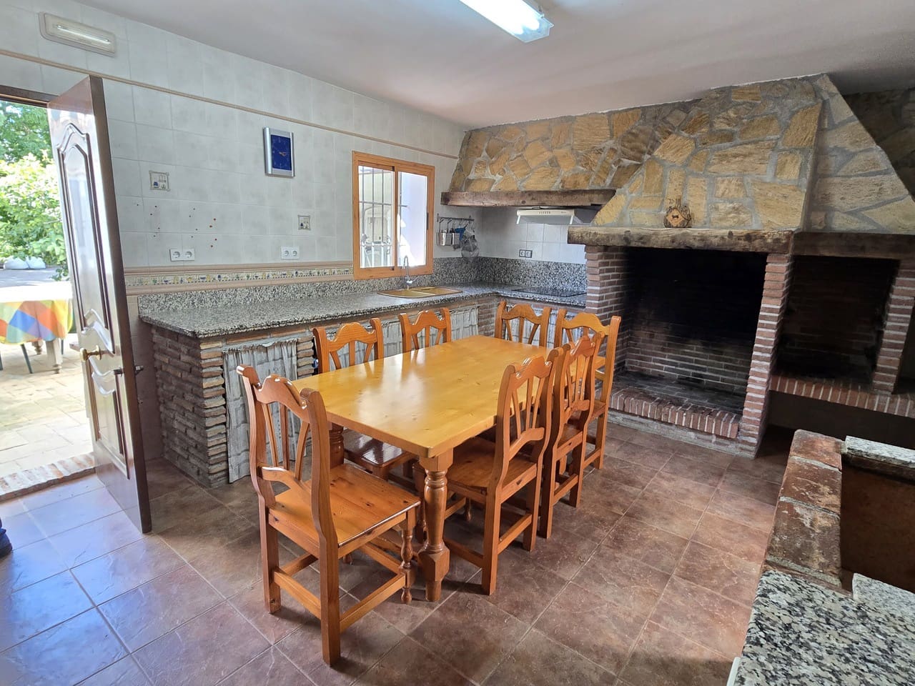 6 bedroom Villa for sale in Periana with pool garage - € 575,000 (Ref: 9466191)