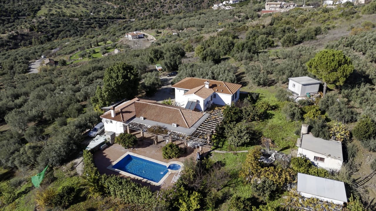 6 bedroom Villa for sale in Periana with pool garage - € 575,000 (Ref: 9466191)