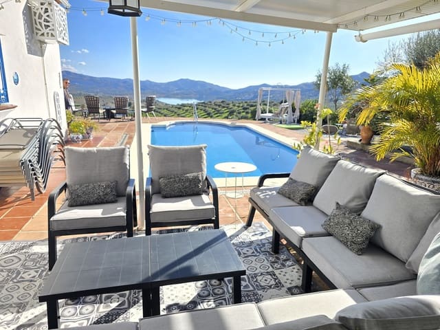 3 soveværelse Villa til salg i Viñuela med swimmingpool - € 497.500 (Ref: 9469001)