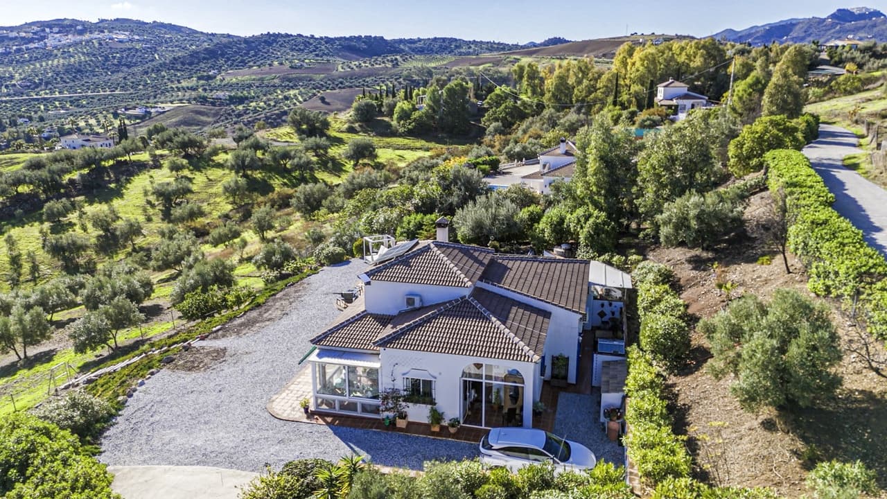 3 Zimmer Villa zu verkaufen in Vinuela mit Pool - 497.500 € (Ref: 9469001)