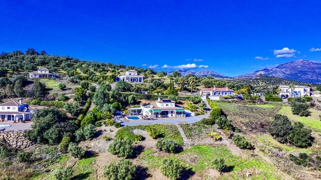 3 soveværelse Villa til salg i Viñuela med swimmingpool - € 497.500 (Ref: 9469001)