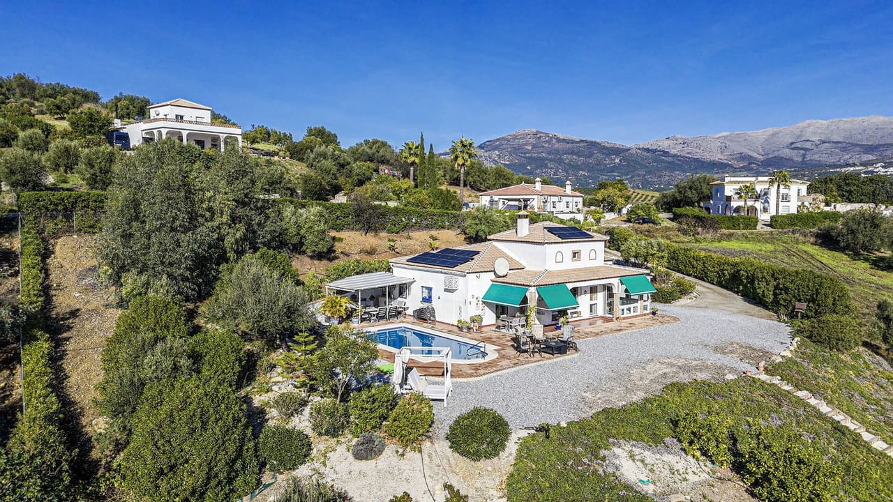 3 Zimmer Villa zu verkaufen in Vinuela mit Pool - 497.500 € (Ref: 9469001)