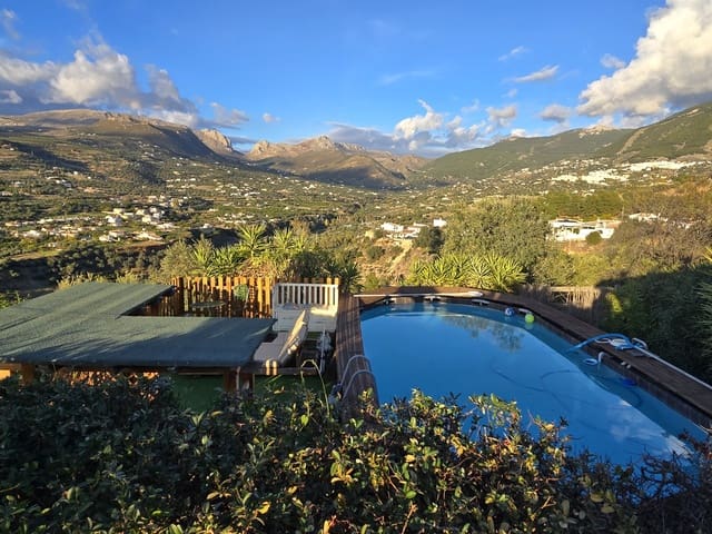 4 slaapkamer Villa te koop in Alcaucín met zwembad garage - € 349.500 (Ref: 9469929)