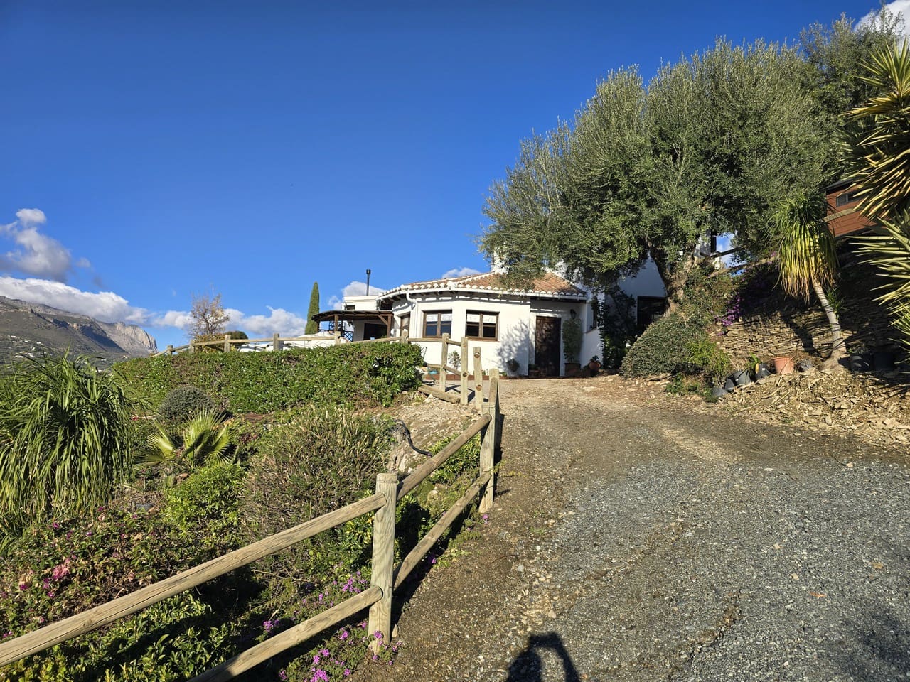 4 chambre Villa/Maison à vendre à Alcaucin avec piscine garage - 349 500 € (Ref: 9469929)