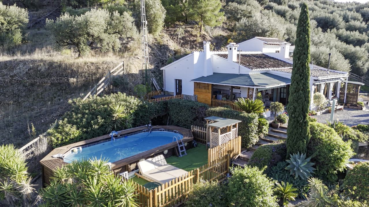 4 soveværelse Villa til salg i Alcaucin med swimmingpool garage - € 349.500 (Ref: 9469929)