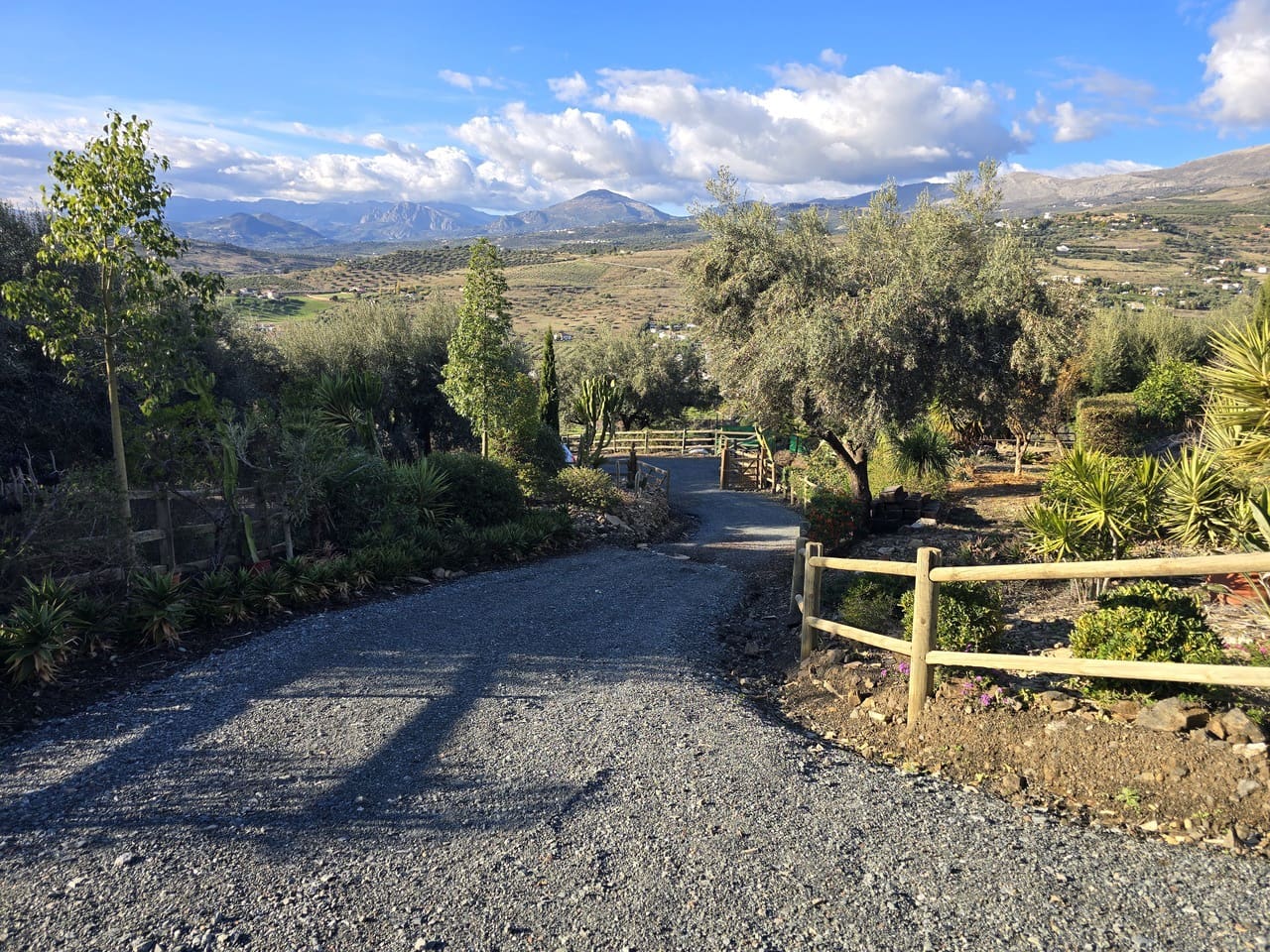 4 soveværelse Villa til salg i Alcaucin med swimmingpool garage - € 349.500 (Ref: 9469929)